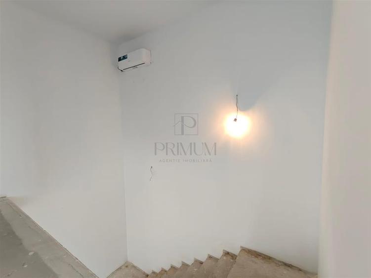 Duplex cu 5 camere cu Canalizare în Moșnița Veche