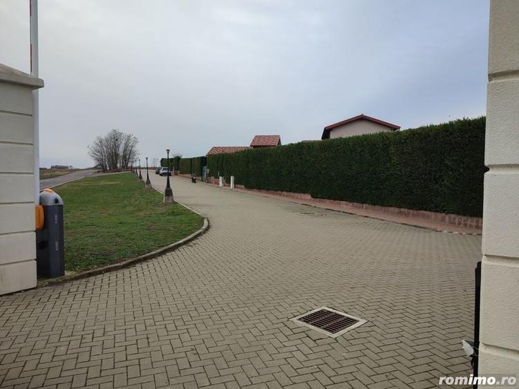 Casă cu 5 camere cu Teren 500 Mp în Sânandrei
