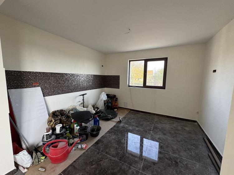 Casă individuală cu 5 camere cu Canalizare în Becicherecu Mic