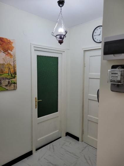 Apartament cu 3 camere semidecomandat, mobilat în P-ța Romană