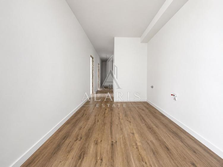 Apartament cu 3 camere semidecomandat în Torontalului