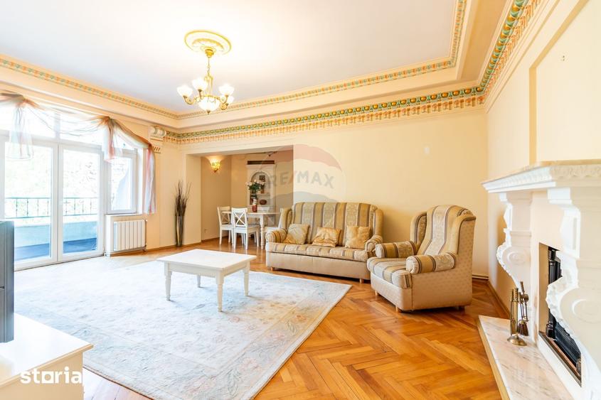 Apartament cu 4 camere, mobilat în Romană