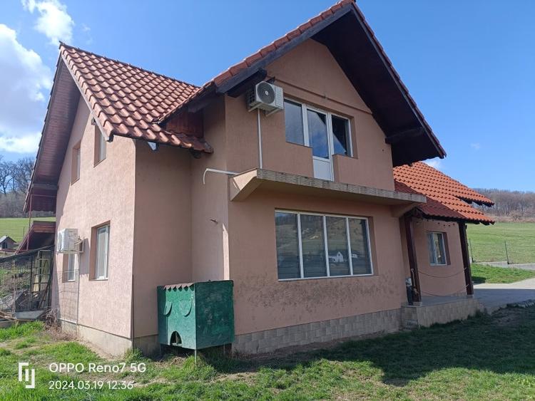 Casă individuală cu 4 camere cu Canalizare în Reghin