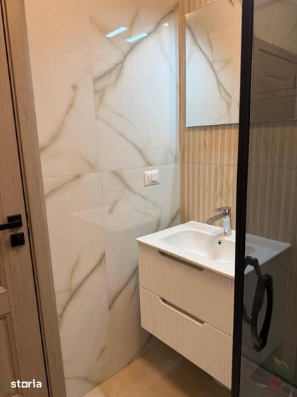 Casă cu 4 camere cu Teren 400 Mp în Central