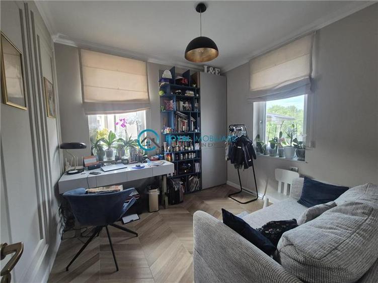 Duplex cu 5 camere cu Piscina în Păulești