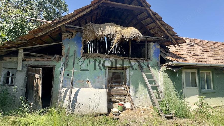 Casă cu 2 camere cu Teren 2015 Mp în Cricău