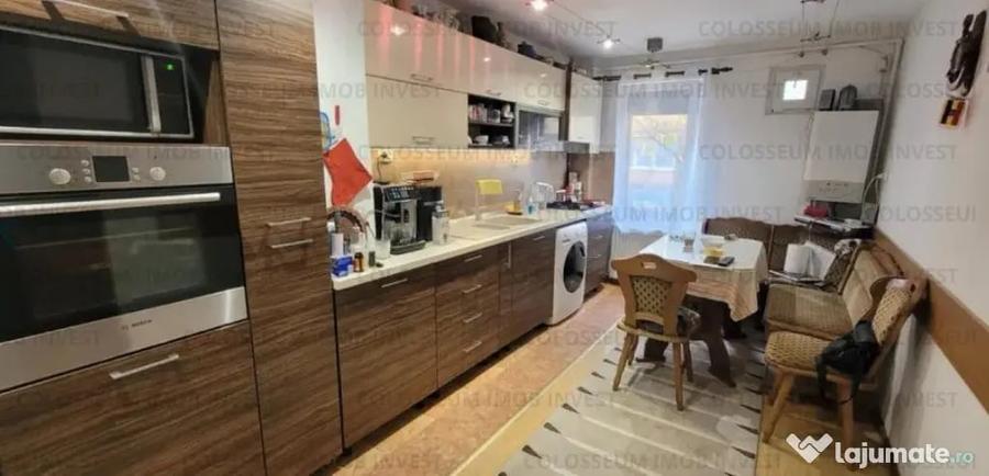 Apartament cu 3 camere decomandat în Craiter