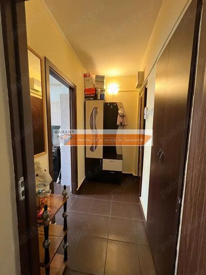 Apartament cu 2 camere semidecomandat în Calea București