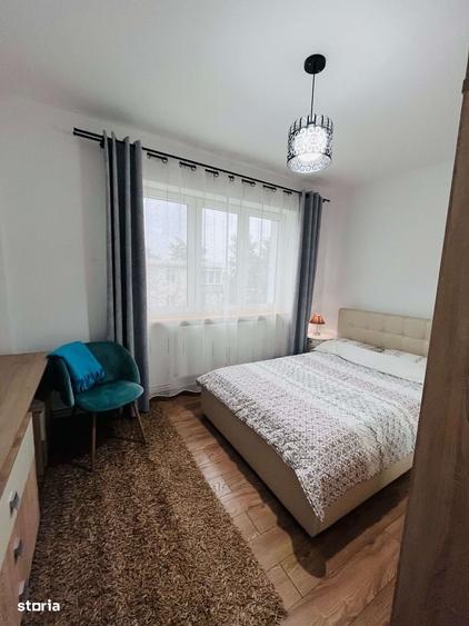 Apartament cu 3 camere semidecomandat, mobilat în Central