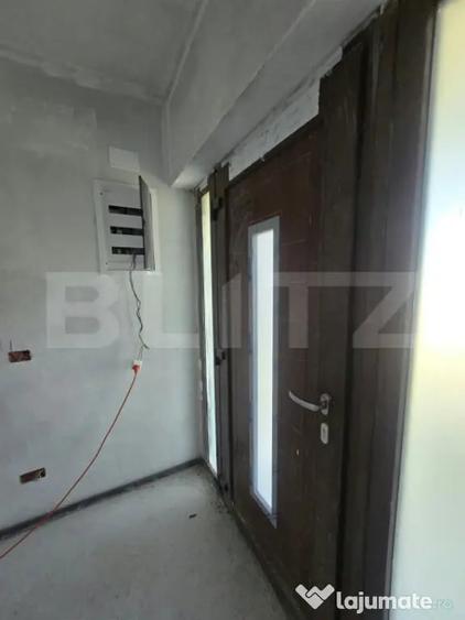 Casă cu 5 camere cu Teren 550 Mp în Săcueni