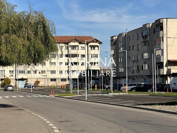 Spațiu comercial, de 370 mp, în Rovinari