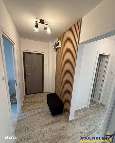 Apartament cu 3 camere decomandat în Tractorul