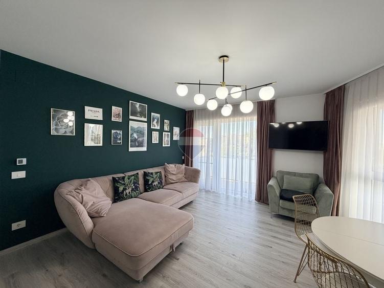 Apartament cu 3 camere decomandat, mobilat în Orașul Nou
