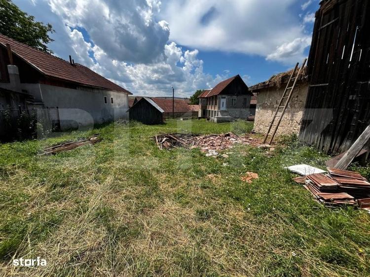 Casă cu 4 camere în Satu Barbă