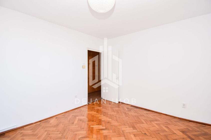 Apartament cu 3 camere decomandat în Simeria