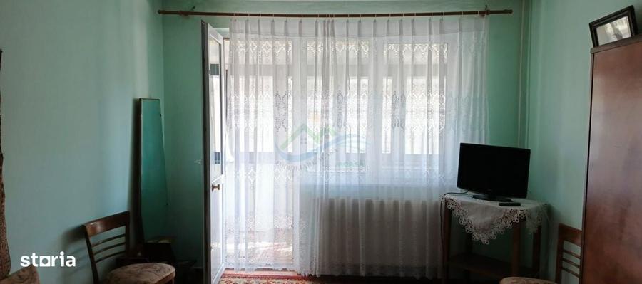 Apartament cu 2 camere semidecomandat în Roșu