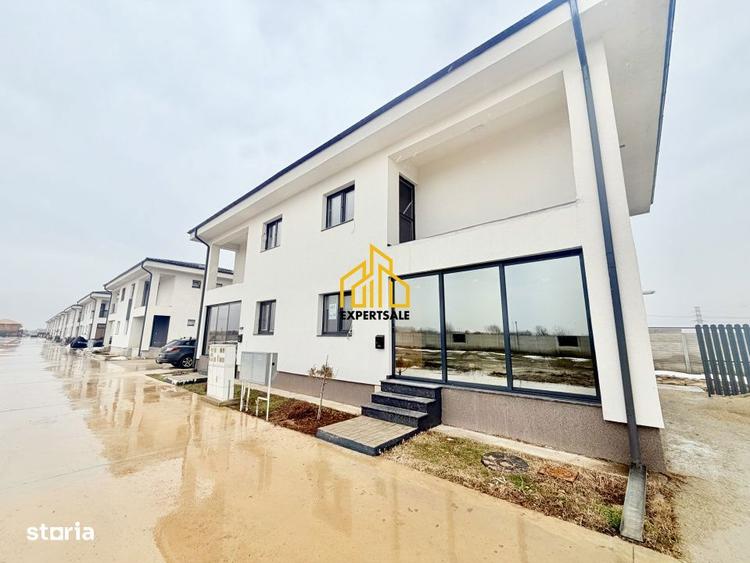 Casă cu 5 camere cu Teren 250 Mp în Clinceni