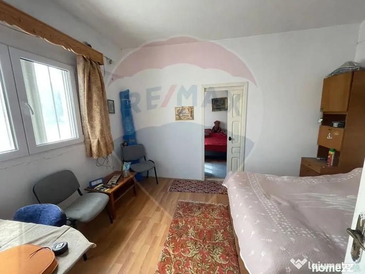 Casă cu 3 camere cu Teren 500 Mp în Central