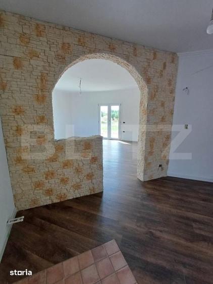 Casă cu 5 camere cu Teren 2650 Mp în Pătrăuți
