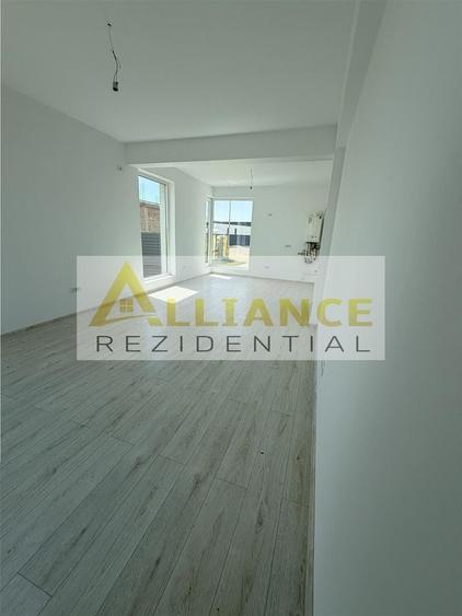 Casă individuală cu 3 camere decomandat cu Canalizare în Berceni