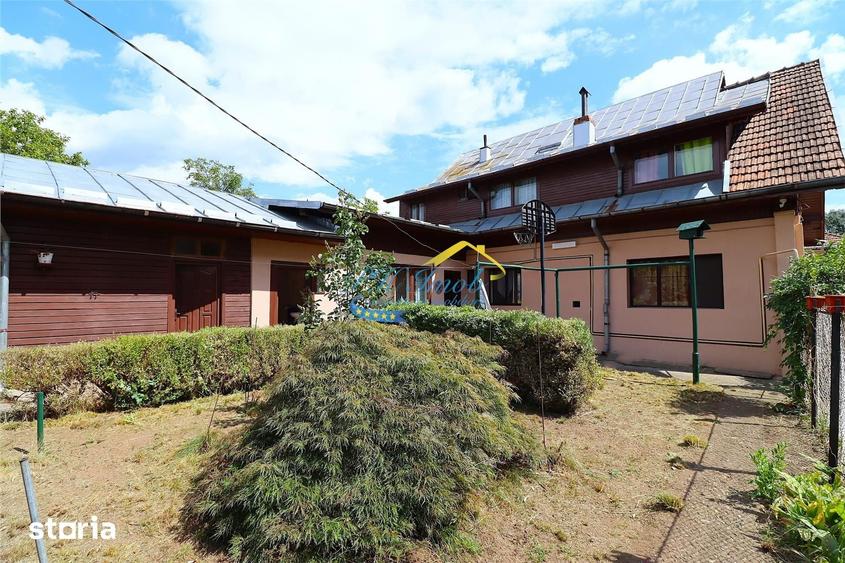 Casă cu 7 camere cu Teren 463 Mp în Central