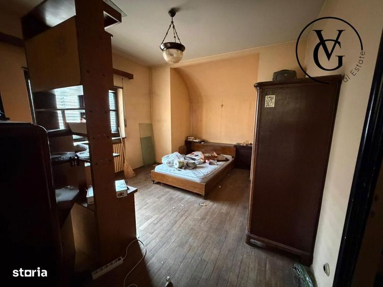 Casă cu Teren 296.41 Mp în Capitale