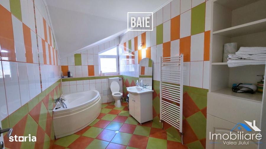 Casă cu 6 camere cu Teren 1400 Mp în Central