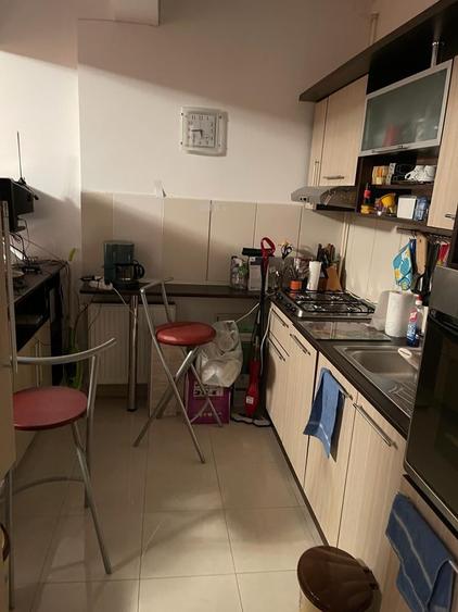 Apartament cu 2 camere semidecomandat, mobilat în Pajura