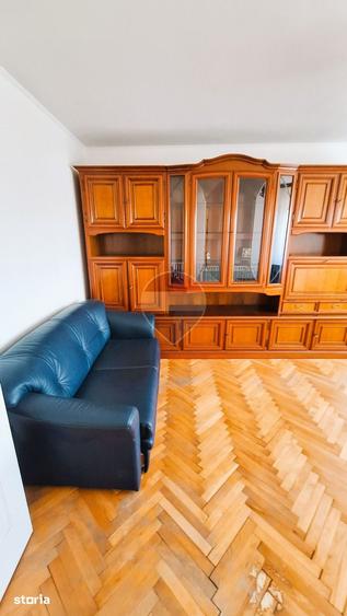 Apartament cu 2 camere decomandat în Văcăresti