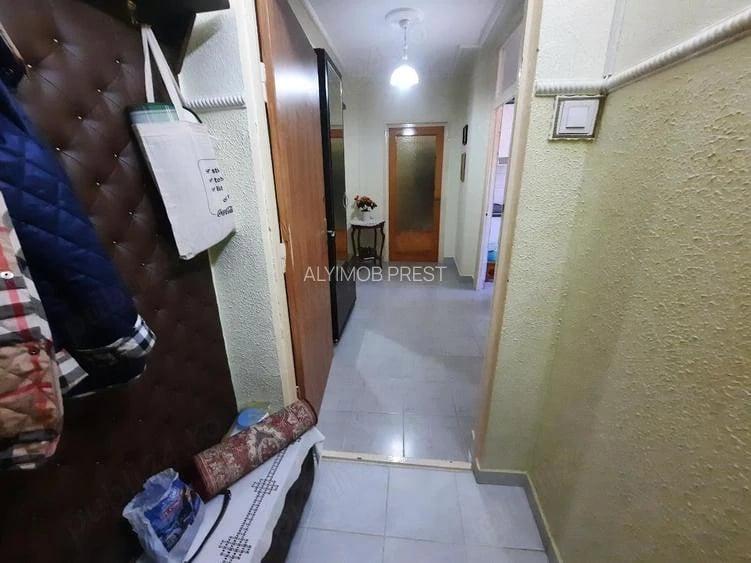Apartament cu 3 camere decomandat în Sebastian