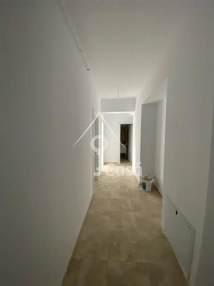 Apartament cu 3 camere decomandat în Berceni
