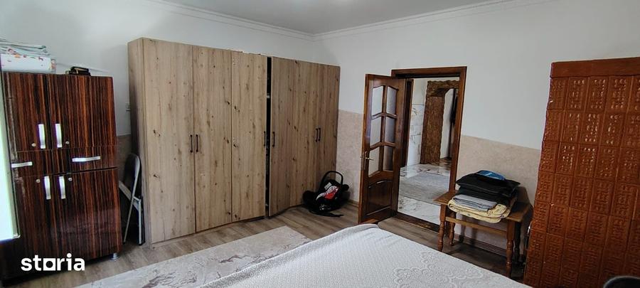 Casă cu 5 camere cu Teren 250 Mp în Central