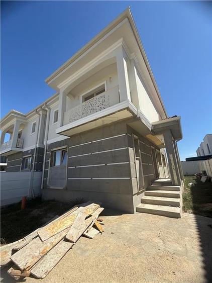 Duplex cu 4 camere cu Canalizare în Moșnița Nouă