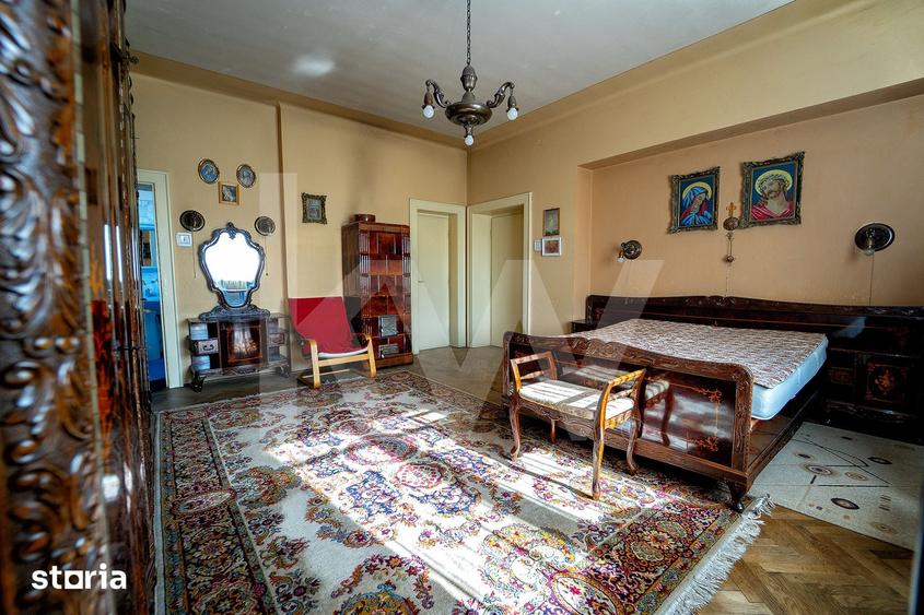 Apartament cu 4 camere decomandat în Central