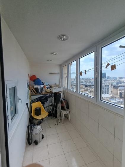 Apartament cu 3 camere semidecomandat în Sala Palatului