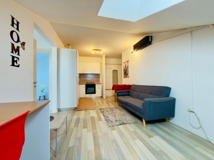 Apartament cu 3 camere semidecomandat în Popas Păcurari