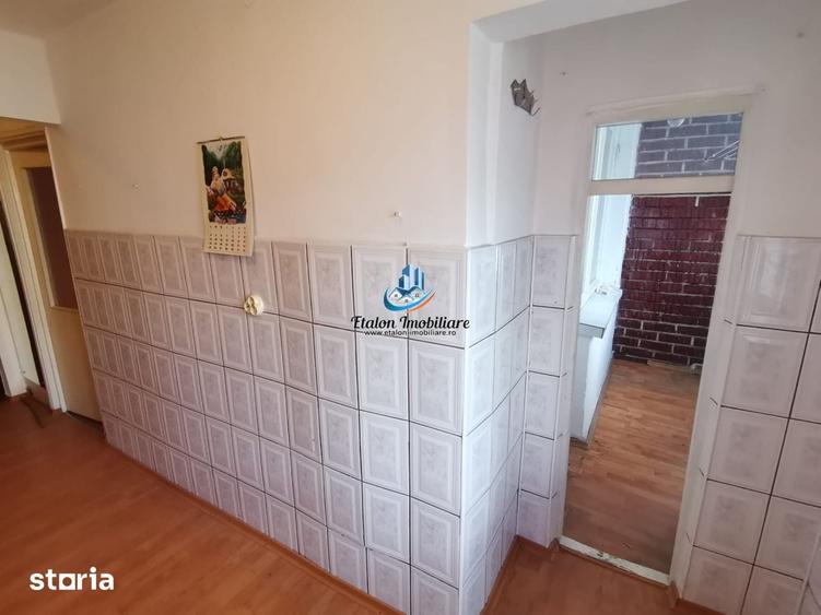 Apartament cu 3 camere semidecomandat în Dărmănești — fotografia 2