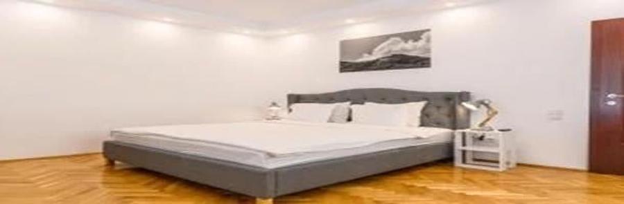 Casă cu Teren 550 Mp în Central