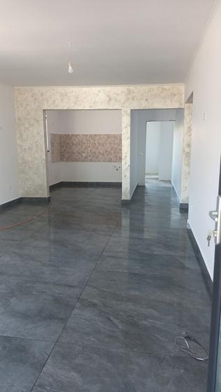 Casă cu 3 camere în Costi