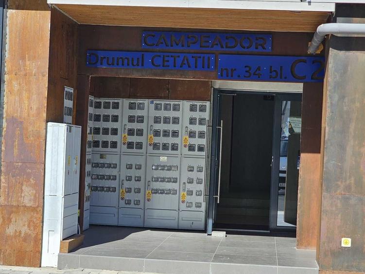 Apartament cu 2 camere decomandat în Petru Rareș