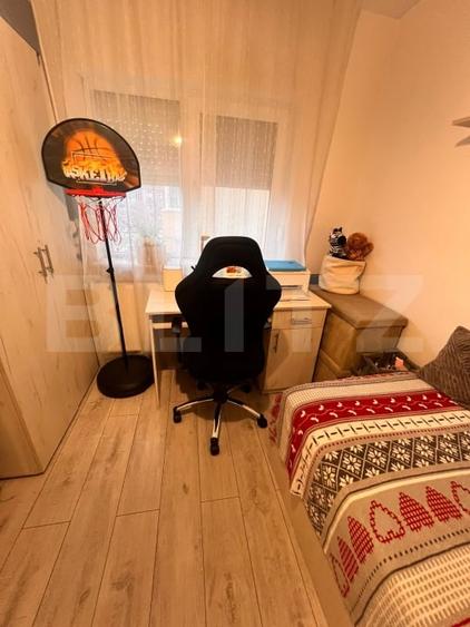 Apartament cu 4 camere decomandat, mobilat în Hunedoara