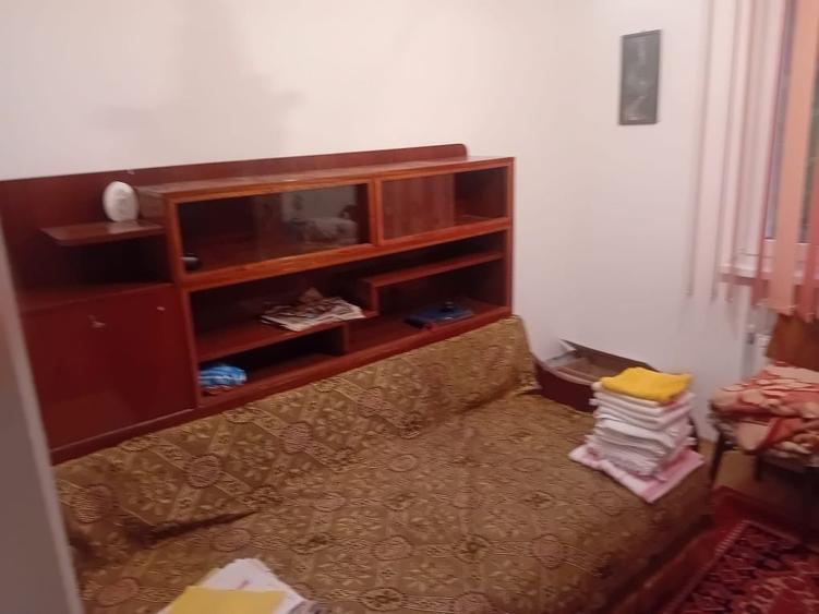 Apartament cu 3 camere semidecomandat în Dărmănești — fotografia 1