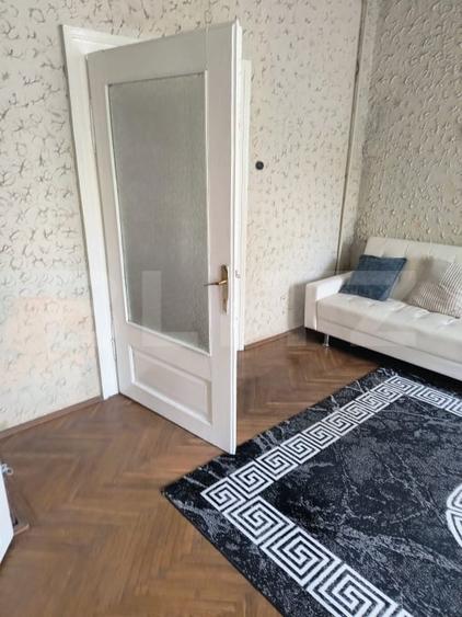 Casă individuală cu 3 camere cu Canalizare în Central