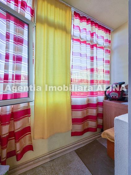 Apartament cu 3 camere decomandat în Piața Centrală