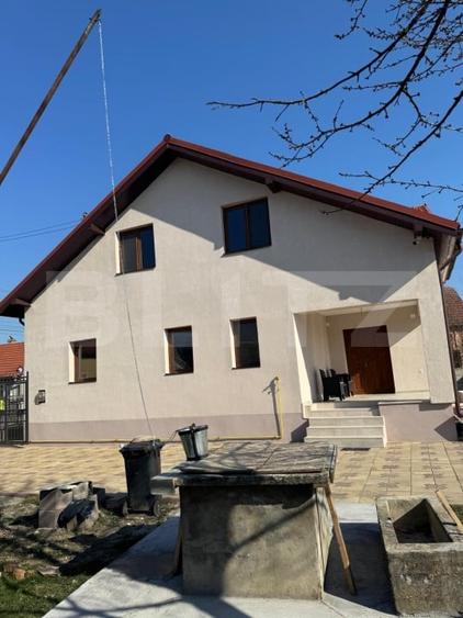 Casă individuală cu 7 camere cu Canalizare în Simeria