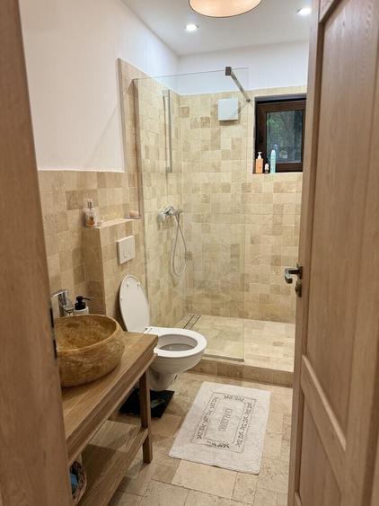 Casă individuală cu 4 camere cu Teren 880 Mp în Central