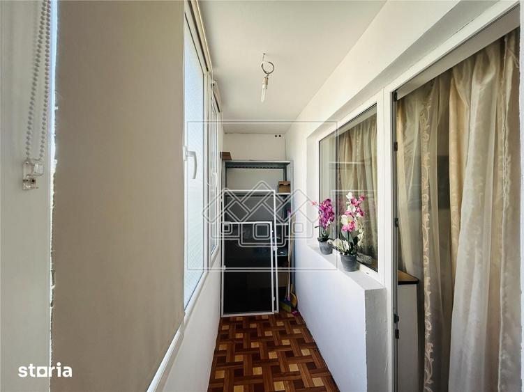 Apartament cu 3 camere în Terezian