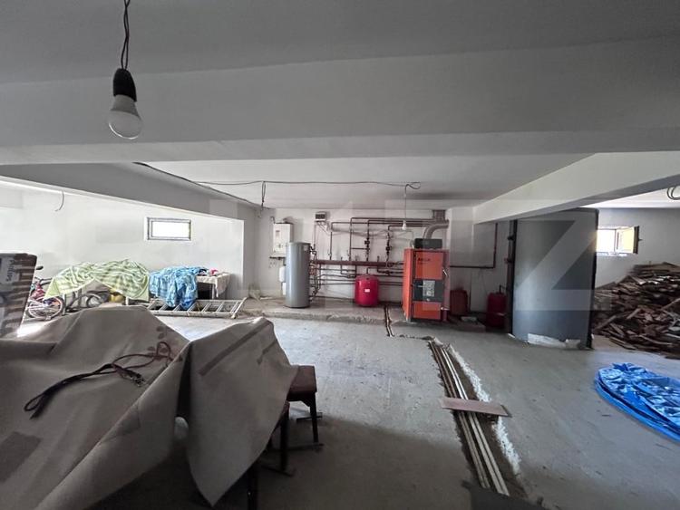 Casă individuală cu 6 camere cu Garaj în Sud