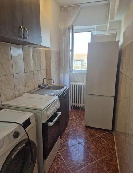 Garsonieră decomandată în Soarelui