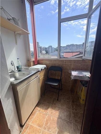Garsonieră decomandată în Casa de Cultură